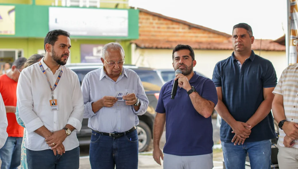 Dr. Pessoa e autoridades na inauguração