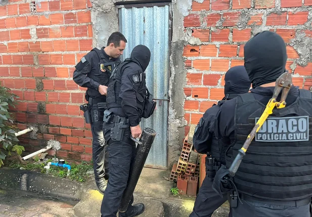 DRACO deflagra operação e cumpre mandados em Teresina e Pedro II