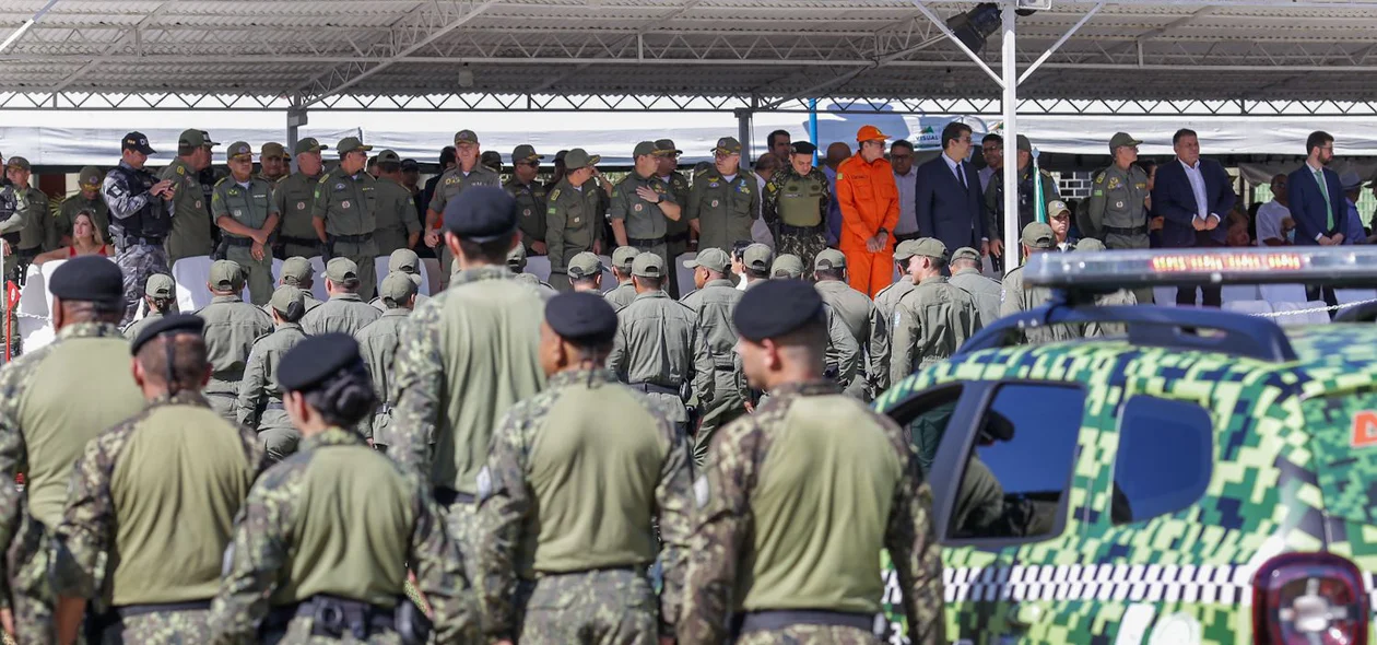 Durante o evento, a corporação medalhou diversos policiais por tempo de serviço