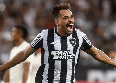 Eduardo anotou dois gols na vitória do Botafogo