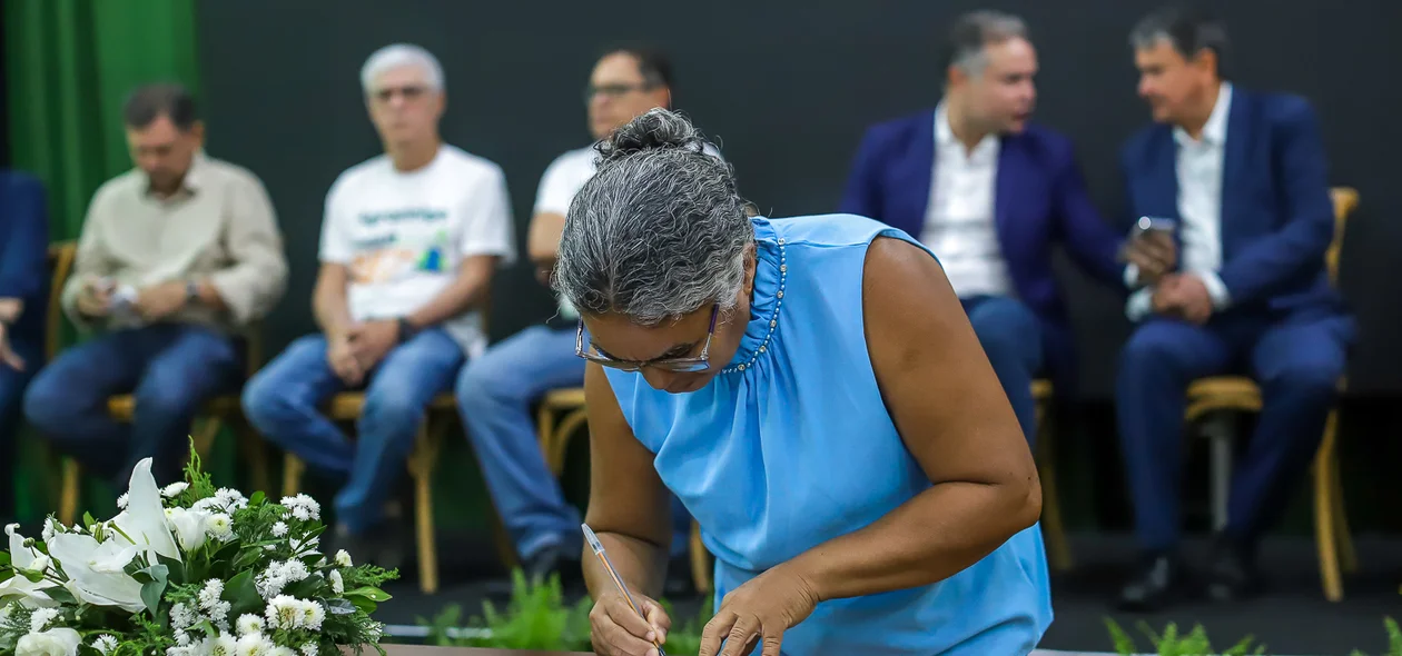 Empreendedora rural em assinatura
