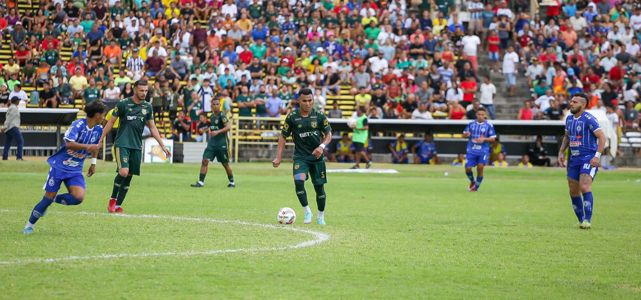Equipe do Altos mantém posse de bola