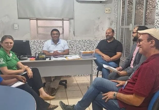Esperantina fortalece políticas para idosos em reunião interinstitucional