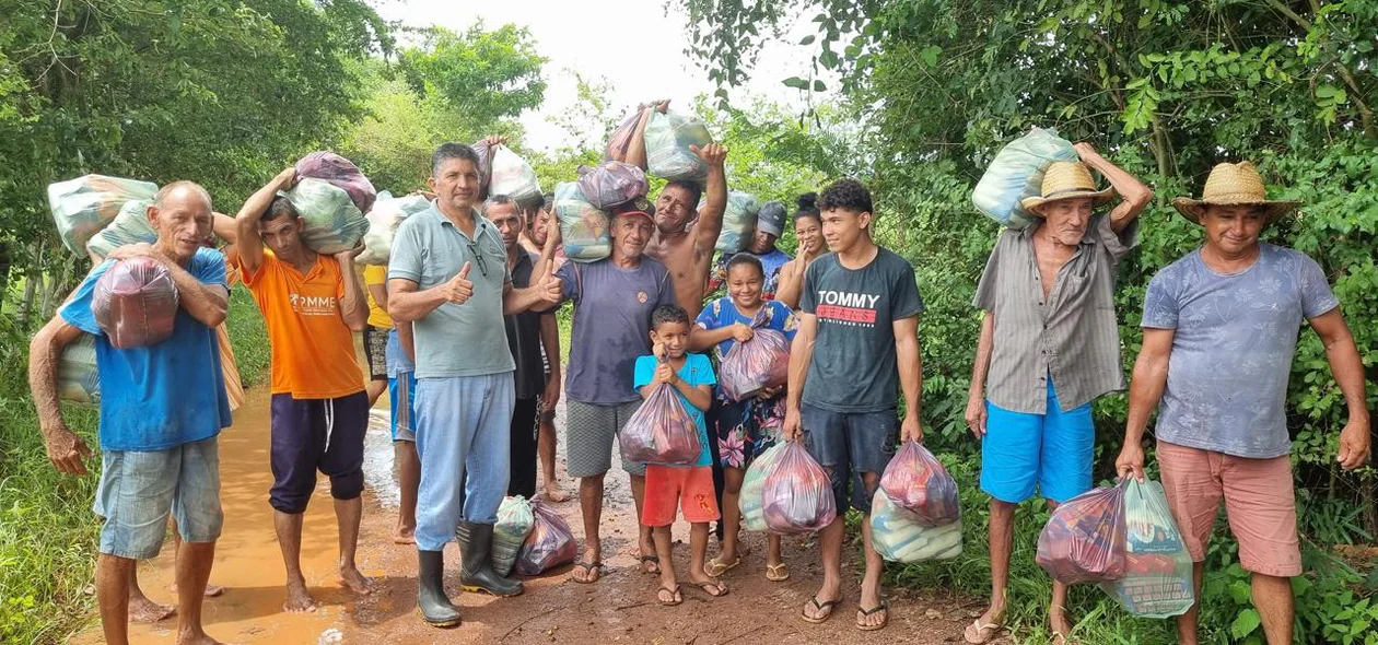 Famílias da comunidade Ilha do Meio