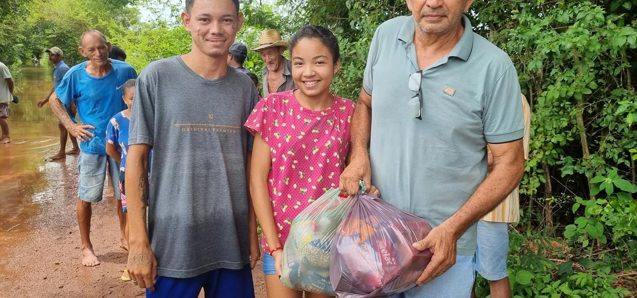 Famílias da zona rural de Joaquim Pires recebem cestas básicas