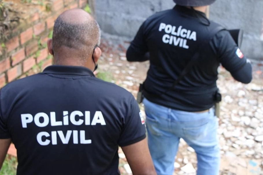 Filho mata e corta a mão da mãe para sacar dinheiro em Salvador