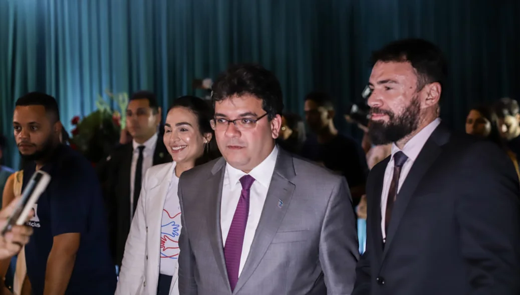 Governador e primeira-dama na solenidade