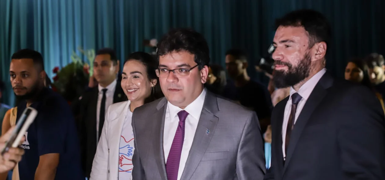 Governador e primeira-dama na solenidade