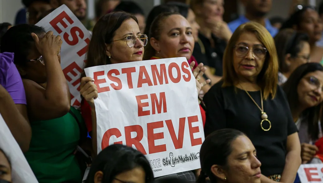 Greve dos professores continua