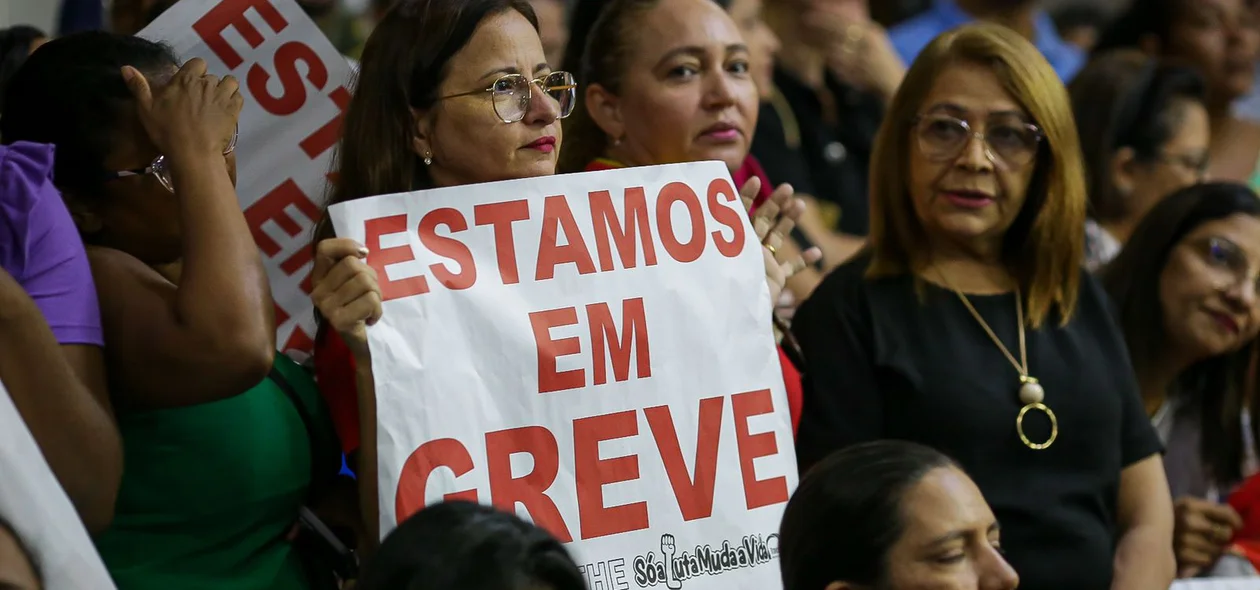 Greve dos professores continua