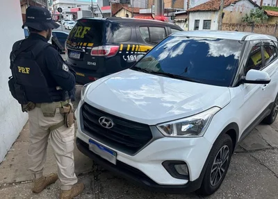 Idosa é presa em Teresina por receptação de veículo roubado em São Paulo
