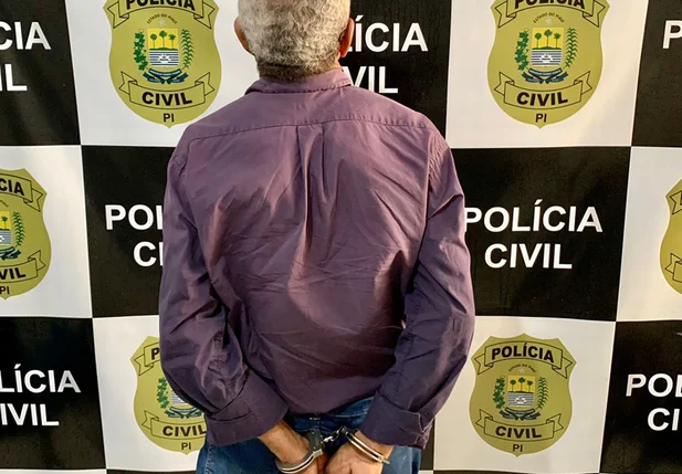 Idoso de 72 anos preso acusado de estuprar sobrinha de 12 anos