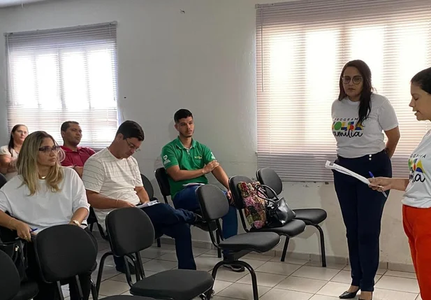 Integrantes da SASC e Secretaria Municipal de Assistente Social durante a reunião