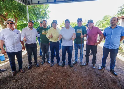 João Mádison ao lado do governador Rafael Fonteles