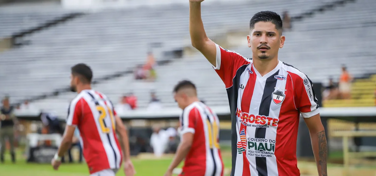 Felipe Pará marcou dois gols e garantiu a vitória do River sobre o Águia de Marabá