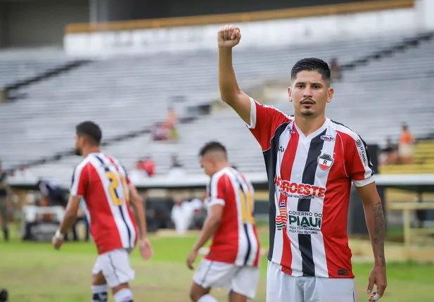 Felipe Pará marcou dois gols e garantiu a vitória do River sobre o Águia de Marabá