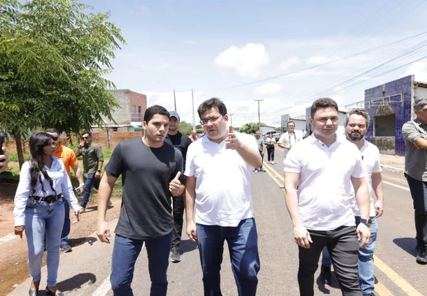 Leonardo Sobral e o governador Rafael Fonteles inauguram obras