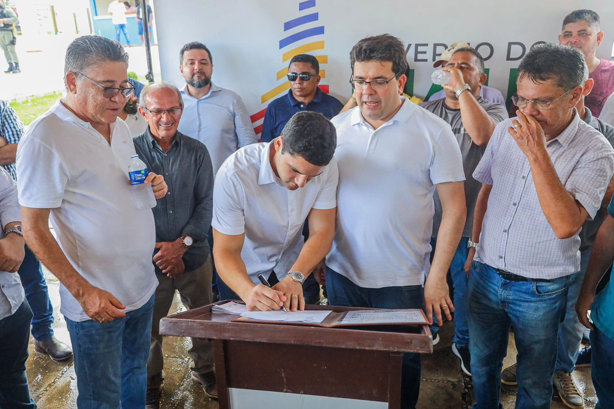 Leonardo Sobral e Rafael Fonteles em agenda no interior do Piauí