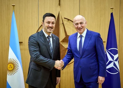 Luis Petri e Mircea Geoana