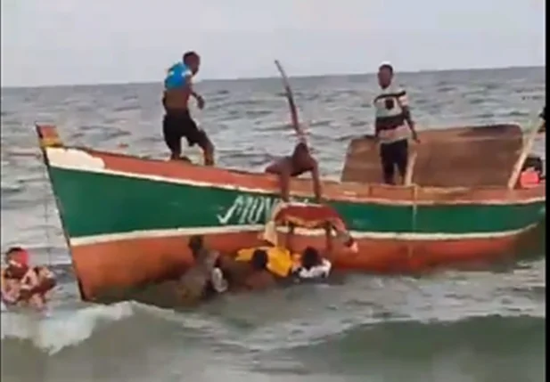 Mais de 90 pessoas morrem após naufrágio de balsa em Moçambique