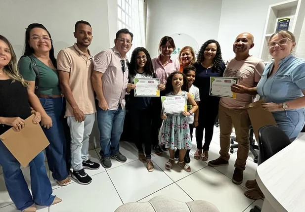 Maria Vitória de Souza Sá Fortes é aluna do 7º ano