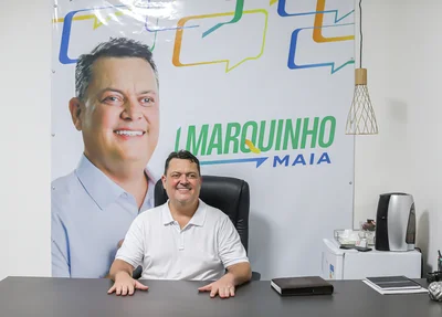Marquinho Maia no seu escritório que fica localizado na zona leste da capital