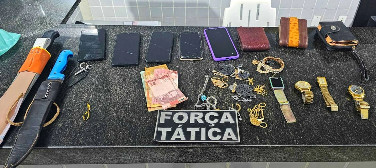 Material apreendido com a dupla em Campo Maior