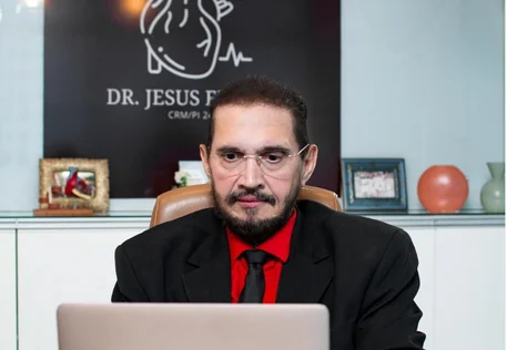 Marcada audiência de médico acusado de descumprir medida protetiva contra ex-esposa em Teresina