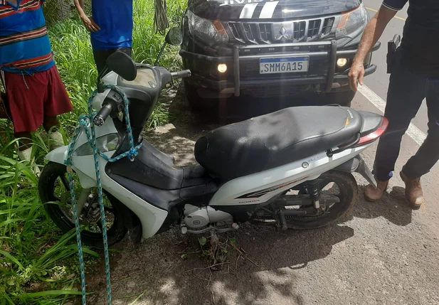 Moto estava com adolescente de 17 anos