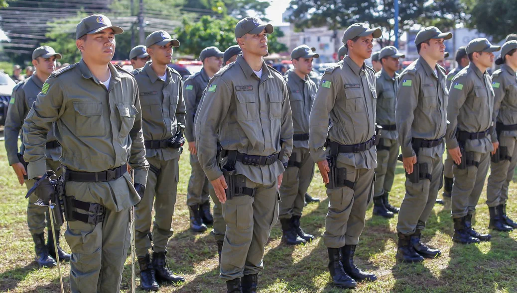 O evento também marcou a habilitação de 136 subtenentes, que adentrarão os quadros oficiais como segundos-tenentes