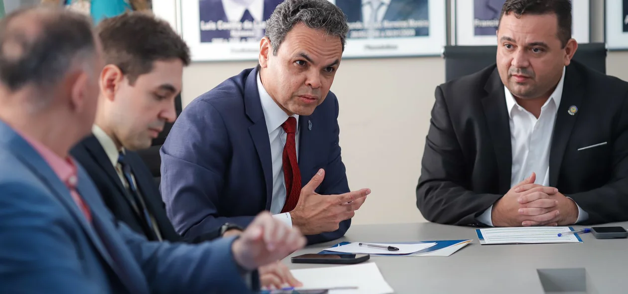 O evento também reuniu prefeitos dos municípios afetados pela questão