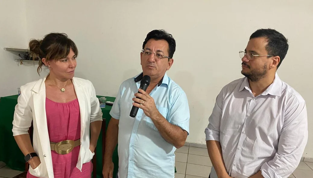 o Secretário de Educação, Valdemir Miranda também esteve no local