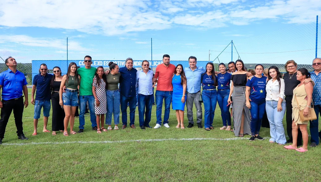 O senador Ciro Nogueira esteve junto com diversos políticos