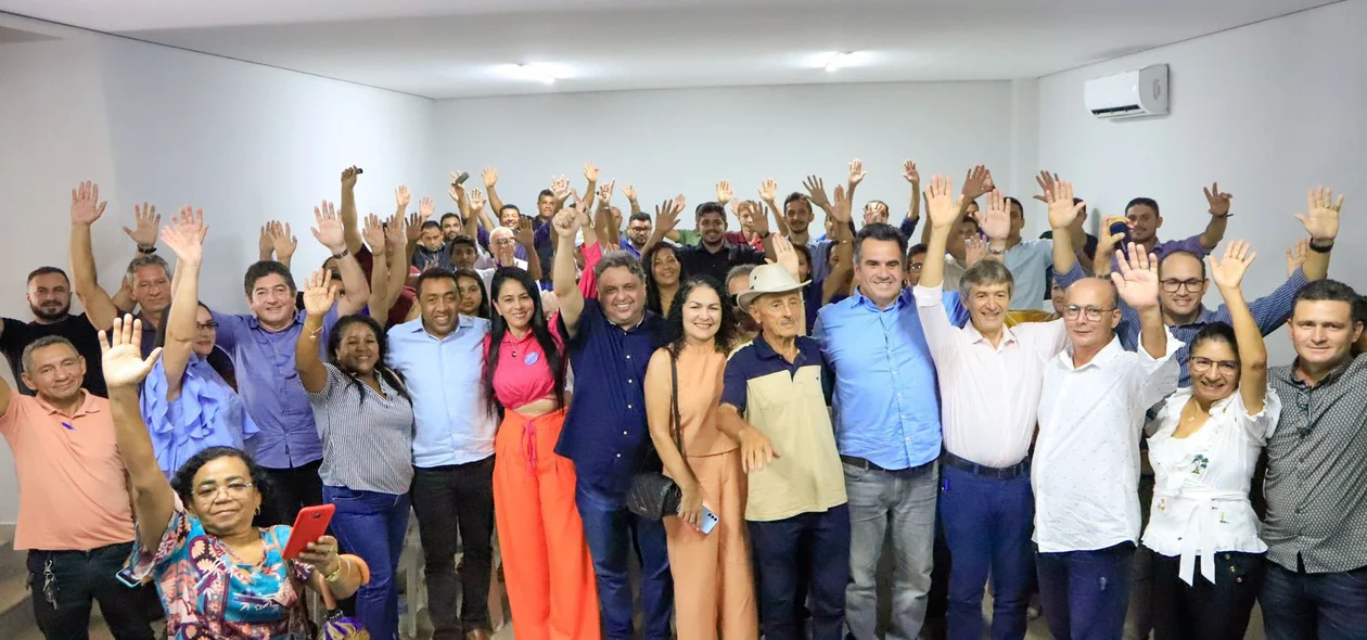 O senador esteve em Monsenhor Hipólito