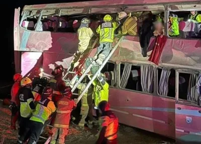 Ônibus de turismo com brasileiros capoto no norte do Chile
