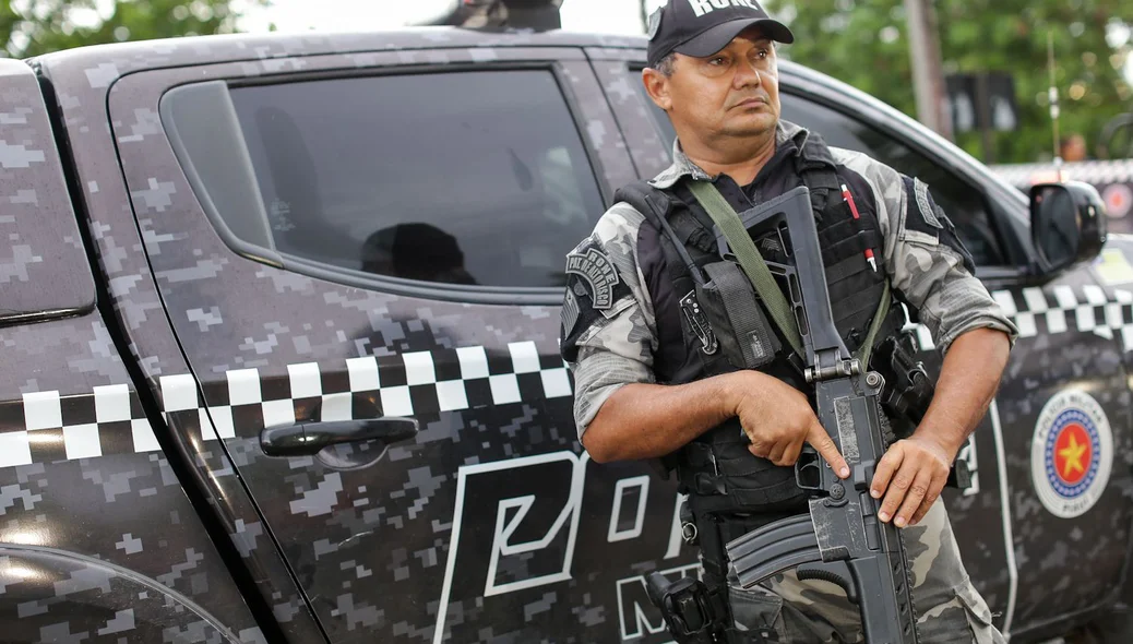 Policiais conduziram os acusados para o DHPP