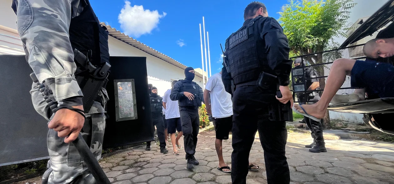 Policiais do DRACO prendem internos do CEM