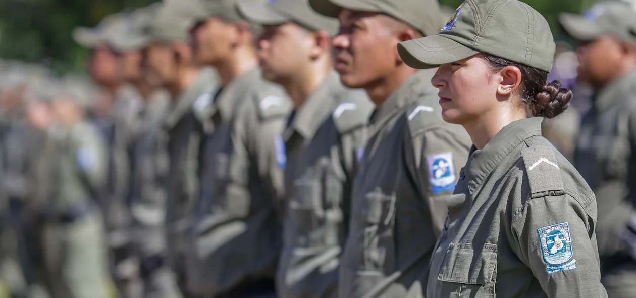 Policiais militares são homenageados no Dia de Tiradentes