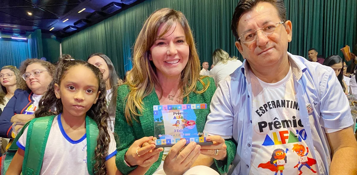 Prefeita Ivanária Sampaio e o Secretário Municipal de Educação Valdemir Miranda