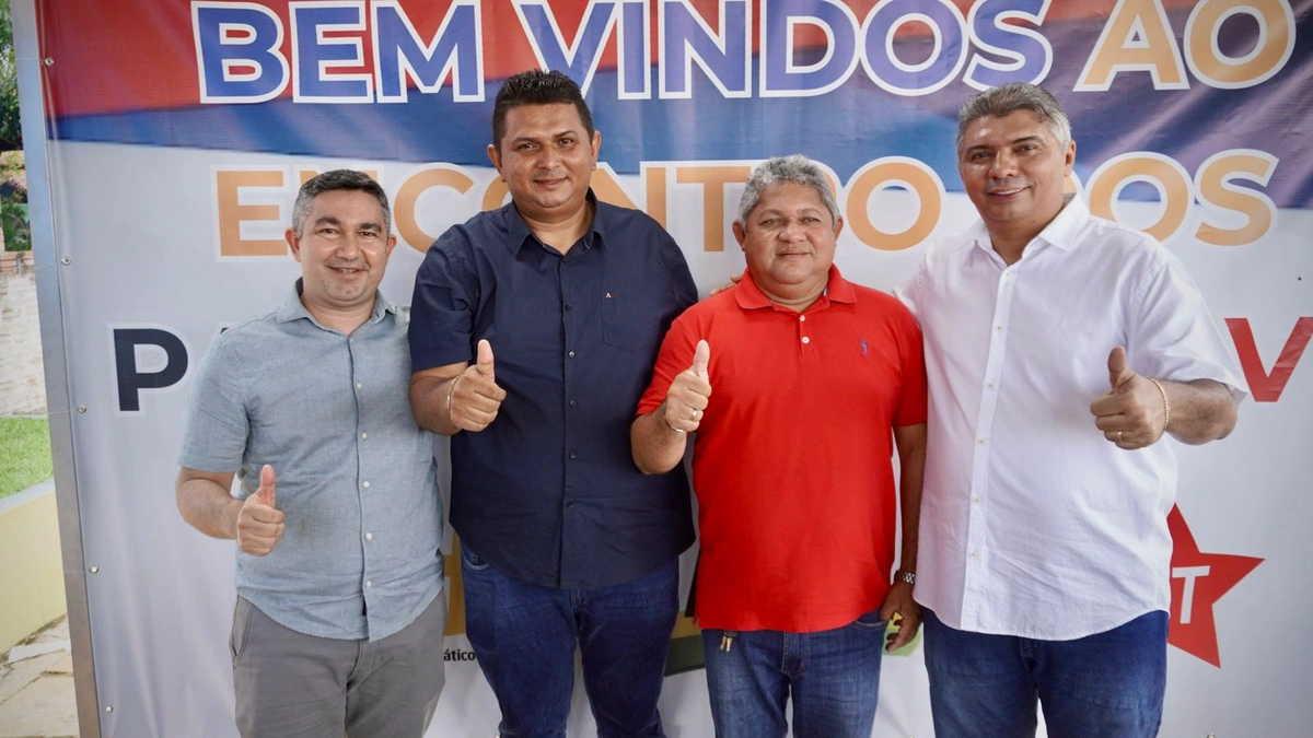 Prefeito de Nossa Senhora de Nazaré em evento de filiações
