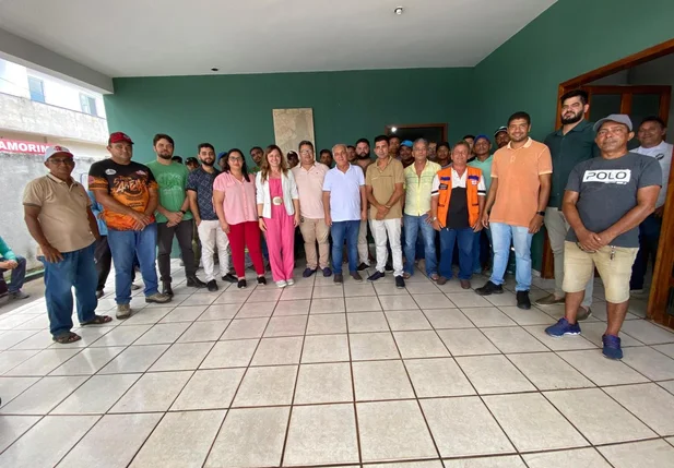 Prefeitura de Esperantina anuncia que vai construir 30 casas para famílias