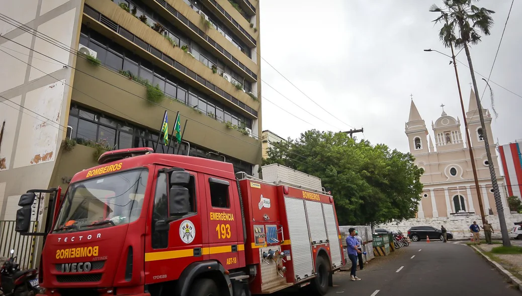 Princípio de incêndio atinge prédio do Governo do Piauí