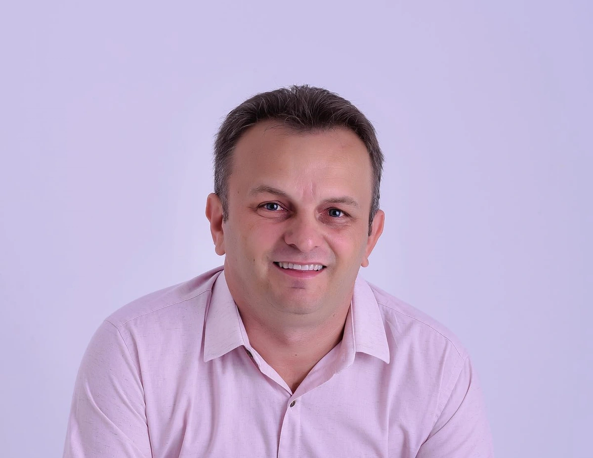 Professor Assis Carvalho