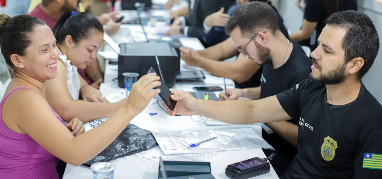 Proprietários dos aparelhos sendo restituídos