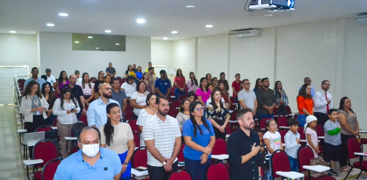 Público presente na reunião
