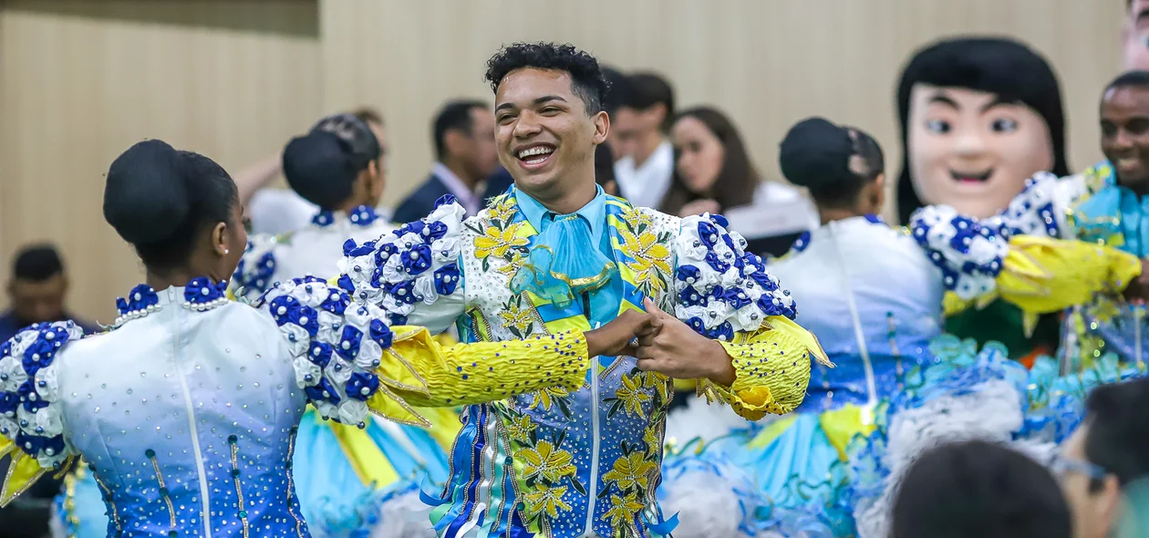 Quadrilha junina Luar do Sertão se apresentou durante evento