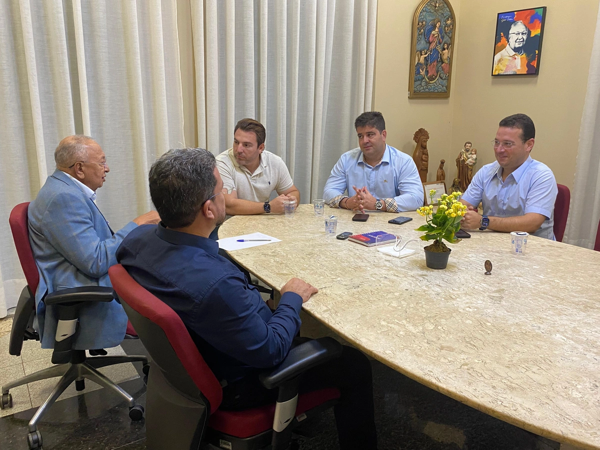Reunião no Palácio da Cidade
