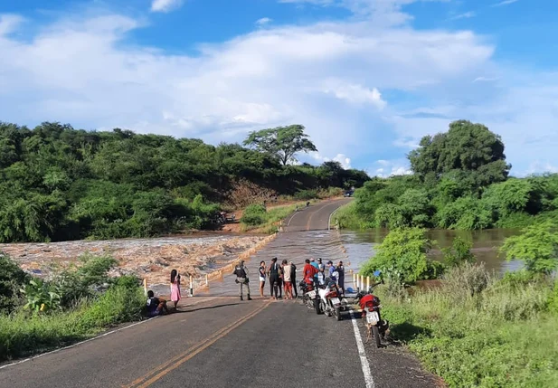 Rio Itaim em Jacobina do Piauí