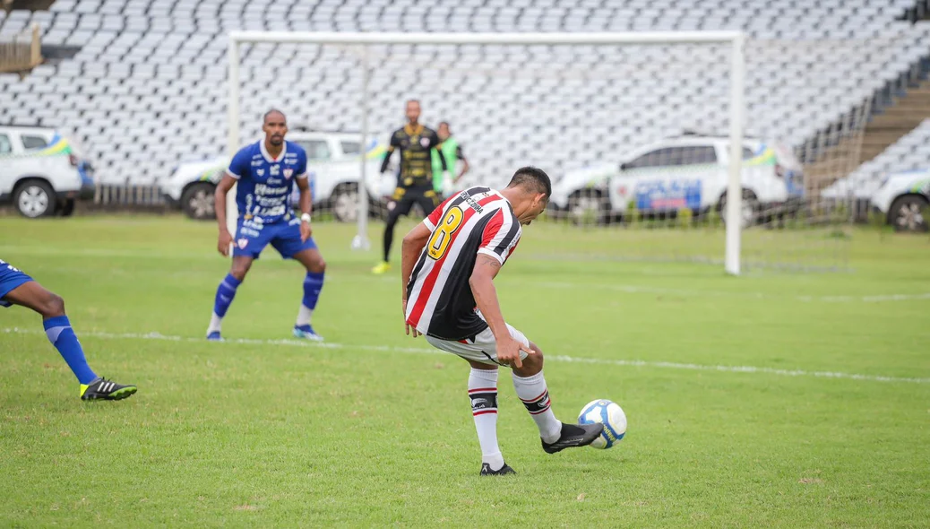 River e Águia de Marabá duelaram no estádio Albertão