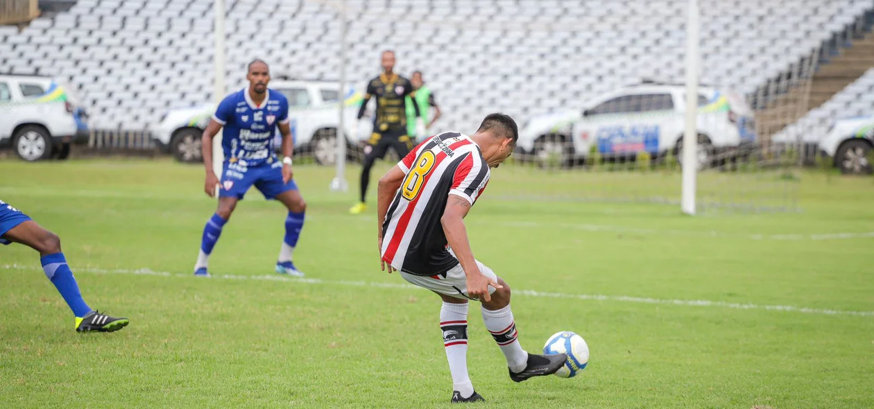 River e Águia de Marabá duelaram no estádio Albertão